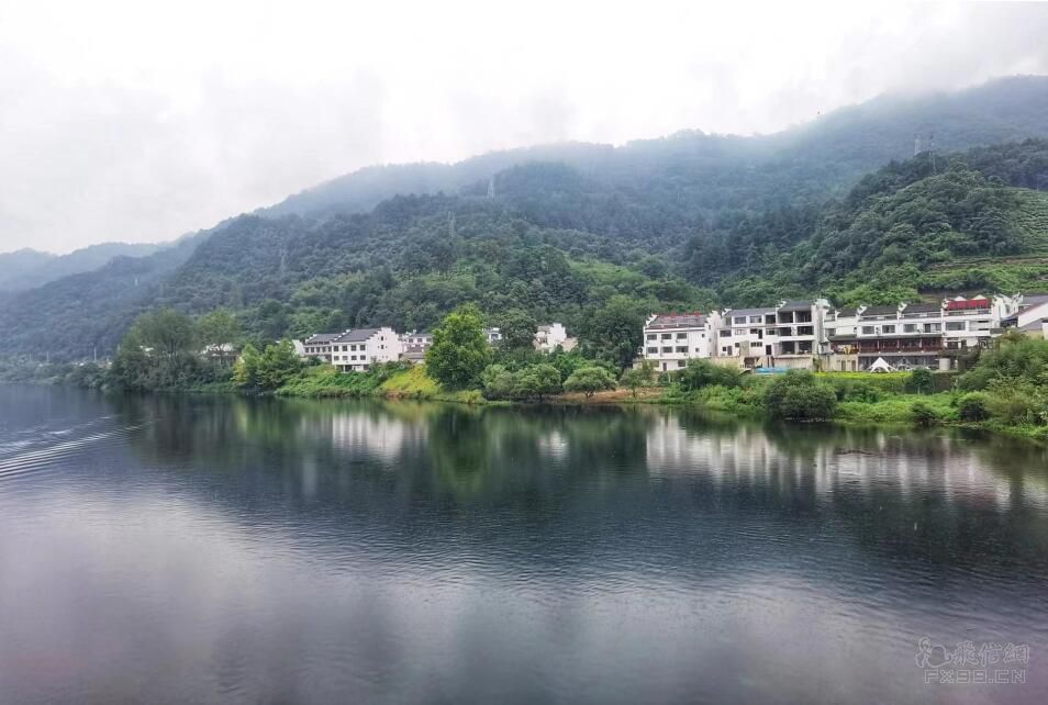 崔永元道歉，“4天6000萬(wàn)”與范冰冰無(wú)關(guān)，那么，這份合同是誰(shuí)的？